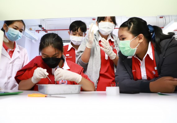 ภาพกิจกรรม  คณะวิทยาศาสตร์และเทคโนโลยี จัดโครงการค่ายวิทยาศาสตร์นักเรียนห้องเรียนพิเศษวิทยาศาสตร์  และโครงการค่ายวิทยาศาสตร์นักเรียนห้องเรียนพิเศษวิทยาศาสตร์เทคโนโลยี ภาษาอังกฤษ คณิตศาสตร์ (STEM) ระดับชั้นมัธยมศึกษาปีที่ 2