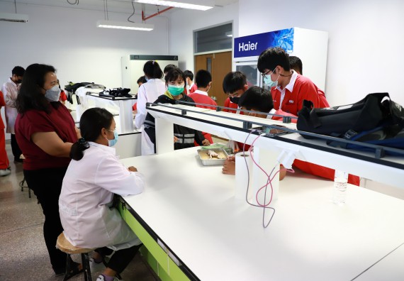 ภาพกิจกรรม  คณะวิทยาศาสตร์และเทคโนโลยี จัดโครงการค่ายวิทยาศาสตร์นักเรียนห้องเรียนพิเศษวิทยาศาสตร์  และโครงการค่ายวิทยาศาสตร์นักเรียนห้องเรียนพิเศษวิทยาศาสตร์เทคโนโลยี ภาษาอังกฤษ คณิตศาสตร์ (STEM) ระดับชั้นมัธยมศึกษาปีที่ 2