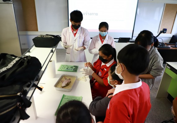 ภาพกิจกรรม  คณะวิทยาศาสตร์และเทคโนโลยี จัดโครงการค่ายวิทยาศาสตร์นักเรียนห้องเรียนพิเศษวิทยาศาสตร์  และโครงการค่ายวิทยาศาสตร์นักเรียนห้องเรียนพิเศษวิทยาศาสตร์เทคโนโลยี ภาษาอังกฤษ คณิตศาสตร์ (STEM) ระดับชั้นมัธยมศึกษาปีที่ 2