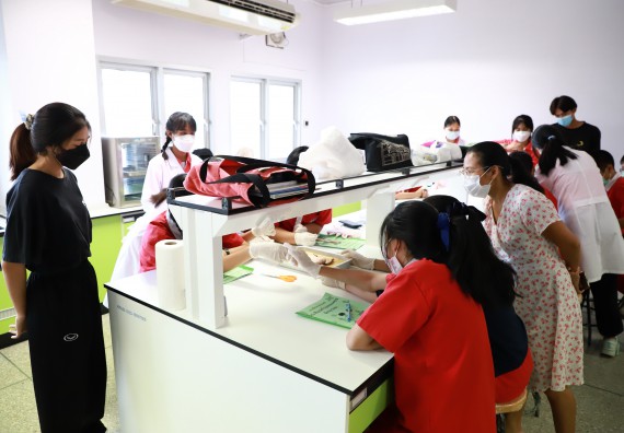 ภาพกิจกรรม  คณะวิทยาศาสตร์และเทคโนโลยี จัดโครงการค่ายวิทยาศาสตร์นักเรียนห้องเรียนพิเศษวิทยาศาสตร์  และโครงการค่ายวิทยาศาสตร์นักเรียนห้องเรียนพิเศษวิทยาศาสตร์เทคโนโลยี ภาษาอังกฤษ คณิตศาสตร์ (STEM) ระดับชั้นมัธยมศึกษาปีที่ 2