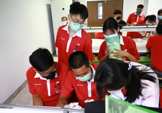 ภาพกิจกรรม  คณะวิทยาศาสตร์และเทคโนโลยี จัดโครงการค่ายวิทยาศาสตร์นักเรียนห้องเรียนพิเศษวิทยาศาสตร์  และโครงการค่ายวิทยาศาสตร์นักเรียนห้องเรียนพิเศษวิทยาศาสตร์เทคโนโลยี ภาษาอังกฤษ คณิตศาสตร์ (STEM) ระดับชั้นมัธยมศึกษาปีที่ 2