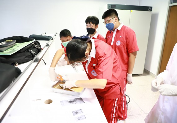 ภาพกิจกรรม  คณะวิทยาศาสตร์และเทคโนโลยี จัดโครงการค่ายวิทยาศาสตร์นักเรียนห้องเรียนพิเศษวิทยาศาสตร์  และโครงการค่ายวิทยาศาสตร์นักเรียนห้องเรียนพิเศษวิทยาศาสตร์เทคโนโลยี ภาษาอังกฤษ คณิตศาสตร์ (STEM) ระดับชั้นมัธยมศึกษาปีที่ 2