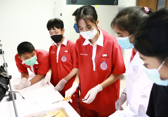 ภาพกิจกรรม  คณะวิทยาศาสตร์และเทคโนโลยี จัดโครงการค่ายวิทยาศาสตร์นักเรียนห้องเรียนพิเศษวิทยาศาสตร์  และโครงการค่ายวิทยาศาสตร์นักเรียนห้องเรียนพิเศษวิทยาศาสตร์เทคโนโลยี ภาษาอังกฤษ คณิตศาสตร์ (STEM) ระดับชั้นมัธยมศึกษาปีที่ 2