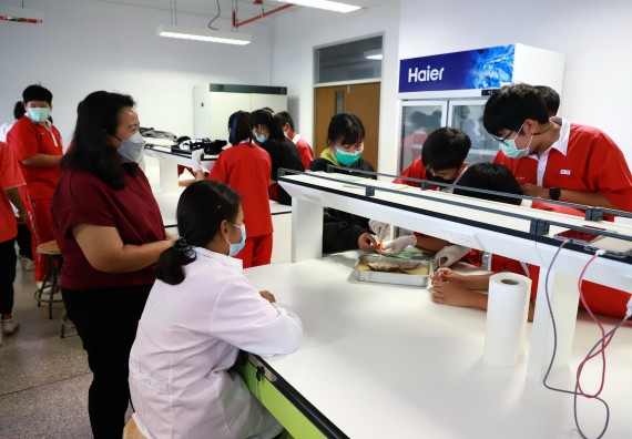 ภาพกิจกรรม  คณะวิทยาศาสตร์และเทคโนโลยี จัดโครงการค่ายวิทยาศาสตร์นักเรียนห้องเรียนพิเศษวิทยาศาสตร์  และโครงการค่ายวิทยาศาสตร์นักเรียนห้องเรียนพิเศษวิทยาศาสตร์เทคโนโลยี ภาษาอังกฤษ คณิตศาสตร์ (STEM) ระดับชั้นมัธยมศึกษาปีที่ 2