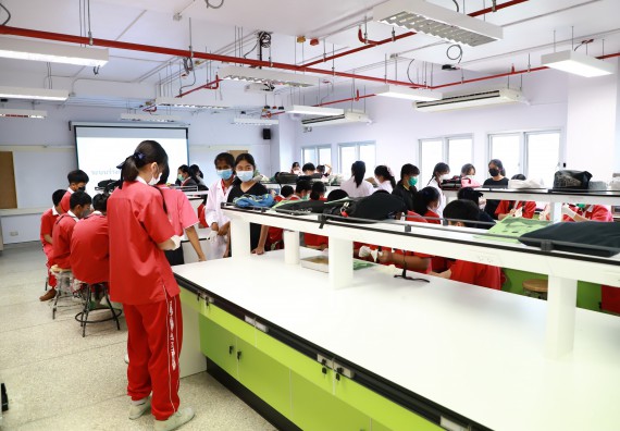 ภาพกิจกรรม  คณะวิทยาศาสตร์และเทคโนโลยี จัดโครงการค่ายวิทยาศาสตร์นักเรียนห้องเรียนพิเศษวิทยาศาสตร์  และโครงการค่ายวิทยาศาสตร์นักเรียนห้องเรียนพิเศษวิทยาศาสตร์เทคโนโลยี ภาษาอังกฤษ คณิตศาสตร์ (STEM) ระดับชั้นมัธยมศึกษาปีที่ 2