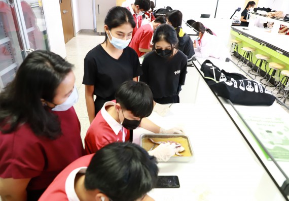 ภาพกิจกรรม  คณะวิทยาศาสตร์และเทคโนโลยี จัดโครงการค่ายวิทยาศาสตร์นักเรียนห้องเรียนพิเศษวิทยาศาสตร์  และโครงการค่ายวิทยาศาสตร์นักเรียนห้องเรียนพิเศษวิทยาศาสตร์เทคโนโลยี ภาษาอังกฤษ คณิตศาสตร์ (STEM) ระดับชั้นมัธยมศึกษาปีที่ 2