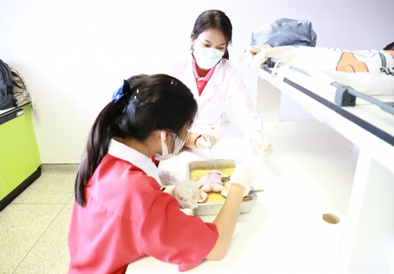 ภาพกิจกรรม  คณะวิทยาศาสตร์และเทคโนโลยี จัดโครงการค่ายวิทยาศาสตร์นักเรียนห้องเรียนพิเศษวิทยาศาสตร์  และโครงการค่ายวิทยาศาสตร์นักเรียนห้องเรียนพิเศษวิทยาศาสตร์เทคโนโลยี ภาษาอังกฤษ คณิตศาสตร์ (STEM) ระดับชั้นมัธยมศึกษาปีที่ 2