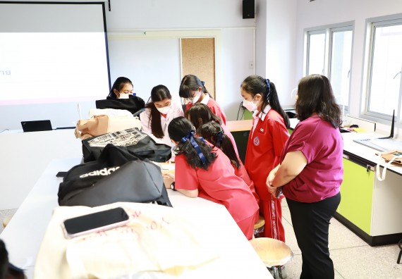 ภาพกิจกรรม  คณะวิทยาศาสตร์และเทคโนโลยี จัดโครงการค่ายวิทยาศาสตร์นักเรียนห้องเรียนพิเศษวิทยาศาสตร์  และโครงการค่ายวิทยาศาสตร์นักเรียนห้องเรียนพิเศษวิทยาศาสตร์เทคโนโลยี ภาษาอังกฤษ คณิตศาสตร์ (STEM) ระดับชั้นมัธยมศึกษาปีที่ 2