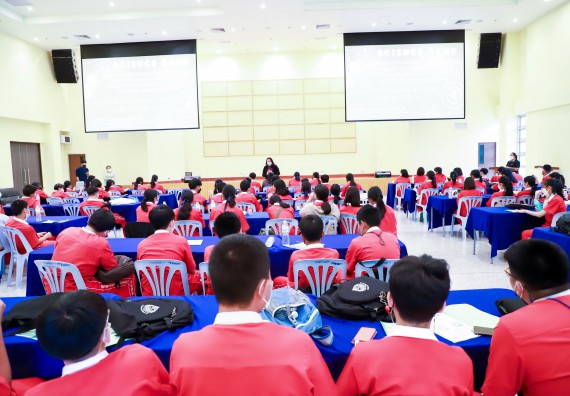 ภาพกิจกรรม  คณะวิทยาศาสตร์และเทคโนโลยี จัดโครงการค่ายวิทยาศาสตร์นักเรียนห้องเรียนพิเศษวิทยาศาสตร์  และโครงการค่ายวิทยาศาสตร์นักเรียนห้องเรียนพิเศษวิทยาศาสตร์เทคโนโลยี ภาษาอังกฤษ คณิตศาสตร์ (STEM) ระดับชั้นมัธยมศึกษาปีที่ 2