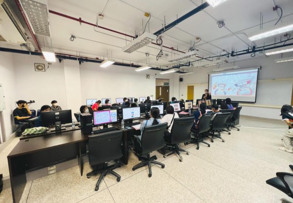 ภาพกิจกรรม  โปรแกรมวิชาวิทยาการคอมพิวเตอร์และเทคโนโลยีสารสนเทศ จัดอบรมเชิงปฏิบัติการ เรื่องการขยายตลาดด้วย TikTok เพื่อสร้างรายได้ให้ปัง