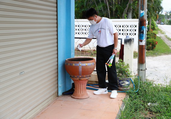 ภาพกิจกรรม  โปรแกรมวิชาสาธารณสุขศาสตร์ ร่วมแห่เทียนและถวายเทียนจำนำพรรษา ทั้งกันนี้ร่วมกันบำเบ็ญประโยชน์ทำความสะอาดวัดวังยาง