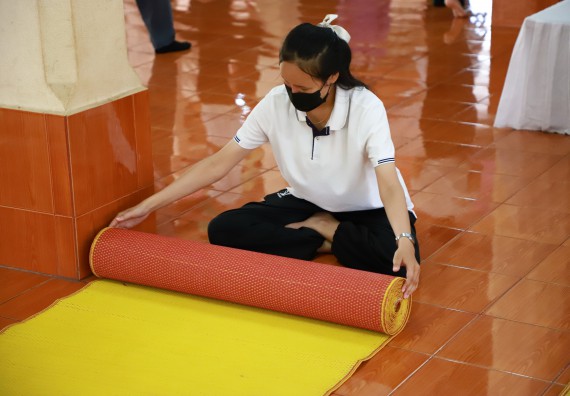 ภาพกิจกรรม  โปรแกรมวิชาสาธารณสุขศาสตร์ ร่วมแห่เทียนและถวายเทียนจำนำพรรษา ทั้งกันนี้ร่วมกันบำเบ็ญประโยชน์ทำความสะอาดวัดวังยาง