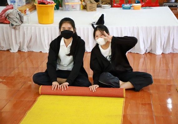 ภาพกิจกรรม  โปรแกรมวิชาสาธารณสุขศาสตร์ ร่วมแห่เทียนและถวายเทียนจำนำพรรษา ทั้งกันนี้ร่วมกันบำเบ็ญประโยชน์ทำความสะอาดวัดวังยาง