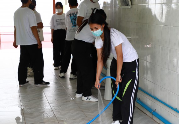 ภาพกิจกรรม  โปรแกรมวิชาสาธารณสุขศาสตร์ ร่วมแห่เทียนและถวายเทียนจำนำพรรษา ทั้งกันนี้ร่วมกันบำเบ็ญประโยชน์ทำความสะอาดวัดวังยาง