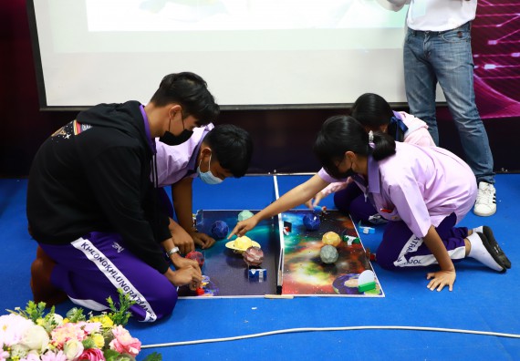 ภาพกิจกรรม  คณะวิทยาศาสตร์และเทคโนโลยี จัดโครงการค่ายวิชาการกิจกรรมค่ายส่งเสริมกระบวนการคิด ชั้นมัธยมศึกษาปีที่ 4 (วิทยาศาสตร์ คณิตศาสตร์ เทคโนโลยี : STEM)