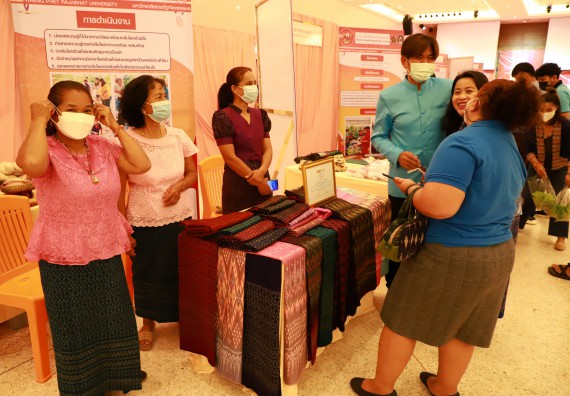 คณะวิทยาศาสตร์และเทคโนโลยี เข้าร่วมงานชวนเที่ยวและชมงานนิทรรศการ 