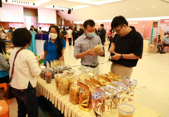 คณะวิทยาศาสตร์และเทคโนโลยี เข้าร่วมงานชวนเที่ยวและชมงานนิทรรศการ 