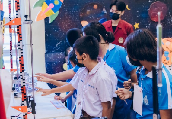 ภาพกิจกรรม  คณะวิทยาศาสตร์และเทคโนโลยีมหาวิทยาลัยราชภัฏกำแพงเพชร จัดงานสัปดาห์วิทยาศาสตร์แห่งชาติ ส่วนภูมิภาค ประจำปี 2565