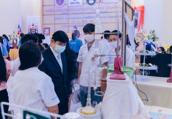 ภาพกิจกรรม  คณะวิทยาศาสตร์และเทคโนโลยีมหาวิทยาลัยราชภัฏกำแพงเพชร จัดงานสัปดาห์วิทยาศาสตร์แห่งชาติ ส่วนภูมิภาค ประจำปี 2565