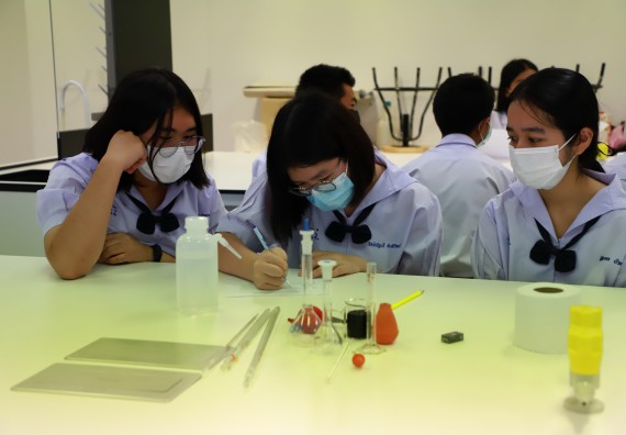 ภาพกิจกรรม  คณะวิทยาศาสตร์และเทคโนโลยีมหาวิทยาลัยราชภัฏกำแพงเพชร จัดงานสัปดาห์วิทยาศาสตร์แห่งชาติ ส่วนภูมิภาค ประจำปี 2565