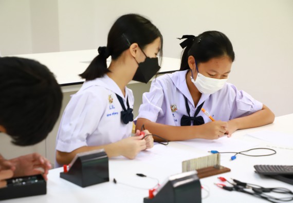 ภาพกิจกรรม  คณะวิทยาศาสตร์และเทคโนโลยีมหาวิทยาลัยราชภัฏกำแพงเพชร จัดงานสัปดาห์วิทยาศาสตร์แห่งชาติ ส่วนภูมิภาค ประจำปี 2565