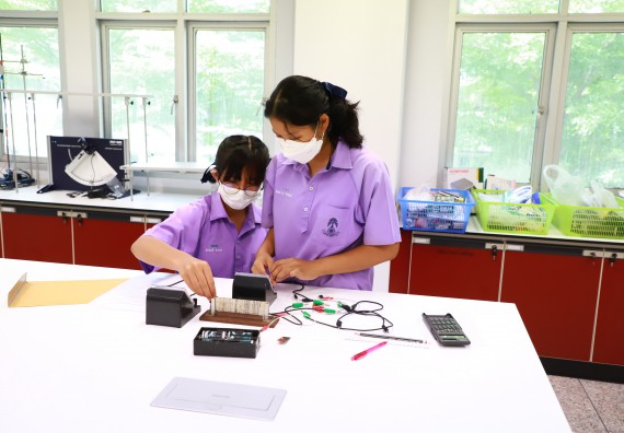 ภาพกิจกรรม  คณะวิทยาศาสตร์และเทคโนโลยีมหาวิทยาลัยราชภัฏกำแพงเพชร จัดงานสัปดาห์วิทยาศาสตร์แห่งชาติ ส่วนภูมิภาค ประจำปี 2565