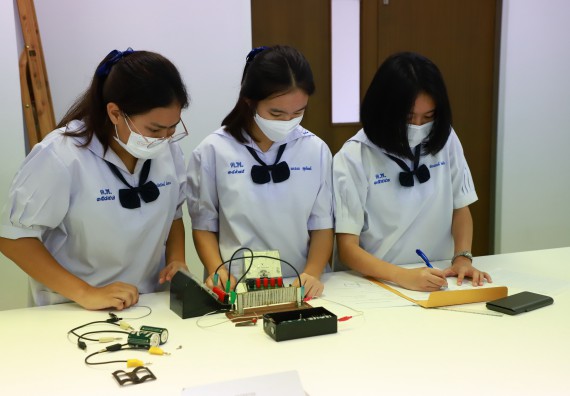 ภาพกิจกรรม  คณะวิทยาศาสตร์และเทคโนโลยีมหาวิทยาลัยราชภัฏกำแพงเพชร จัดงานสัปดาห์วิทยาศาสตร์แห่งชาติ ส่วนภูมิภาค ประจำปี 2565