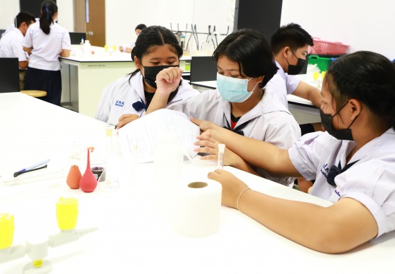 ภาพกิจกรรม  คณะวิทยาศาสตร์และเทคโนโลยีมหาวิทยาลัยราชภัฏกำแพงเพชร จัดงานสัปดาห์วิทยาศาสตร์แห่งชาติ ส่วนภูมิภาค ประจำปี 2565