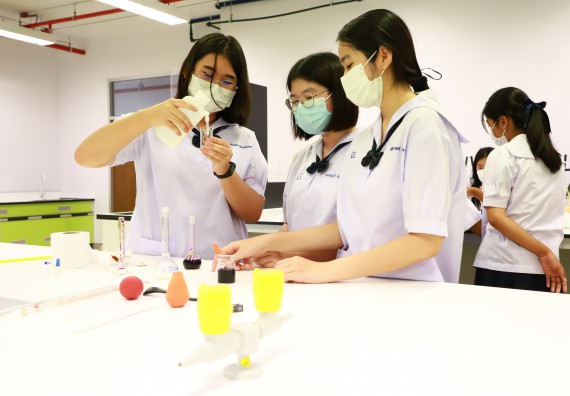 ภาพกิจกรรม  คณะวิทยาศาสตร์และเทคโนโลยีมหาวิทยาลัยราชภัฏกำแพงเพชร จัดงานสัปดาห์วิทยาศาสตร์แห่งชาติ ส่วนภูมิภาค ประจำปี 2565