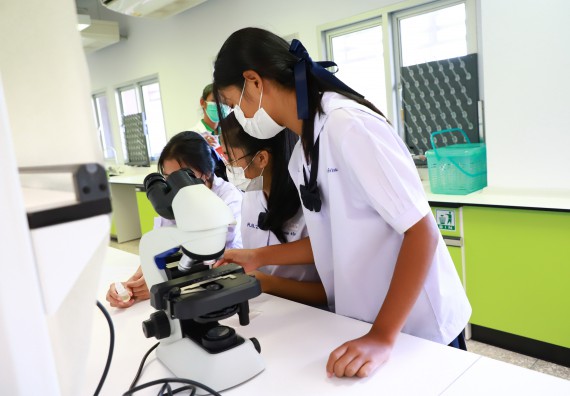 ภาพกิจกรรม  คณะวิทยาศาสตร์และเทคโนโลยีมหาวิทยาลัยราชภัฏกำแพงเพชร จัดงานสัปดาห์วิทยาศาสตร์แห่งชาติ ส่วนภูมิภาค ประจำปี 2565