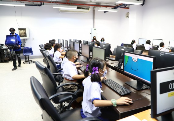 ภาพกิจกรรม  คณะวิทยาศาสตร์และเทคโนโลยีมหาวิทยาลัยราชภัฏกำแพงเพชร จัดงานสัปดาห์วิทยาศาสตร์แห่งชาติ ส่วนภูมิภาค ประจำปี 2565