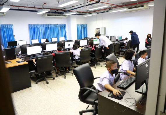 ภาพกิจกรรม  คณะวิทยาศาสตร์และเทคโนโลยีมหาวิทยาลัยราชภัฏกำแพงเพชร จัดงานสัปดาห์วิทยาศาสตร์แห่งชาติ ส่วนภูมิภาค ประจำปี 2565