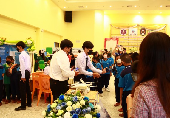 ภาพกิจกรรม  คณะวิทยาศาสตร์และเทคโนโลยีมหาวิทยาลัยราชภัฏกำแพงเพชร จัดงานสัปดาห์วิทยาศาสตร์แห่งชาติ ส่วนภูมิภาค ประจำปี 2565