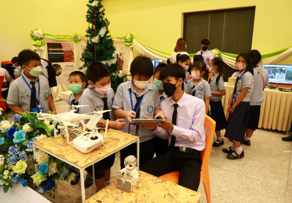 ภาพกิจกรรม  คณะวิทยาศาสตร์และเทคโนโลยีมหาวิทยาลัยราชภัฏกำแพงเพชร จัดงานสัปดาห์วิทยาศาสตร์แห่งชาติ ส่วนภูมิภาค ประจำปี 2565