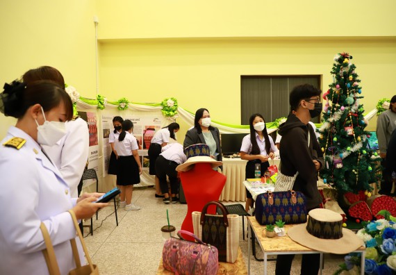 ภาพกิจกรรม  คณะวิทยาศาสตร์และเทคโนโลยีมหาวิทยาลัยราชภัฏกำแพงเพชร จัดงานสัปดาห์วิทยาศาสตร์แห่งชาติ ส่วนภูมิภาค ประจำปี 2565