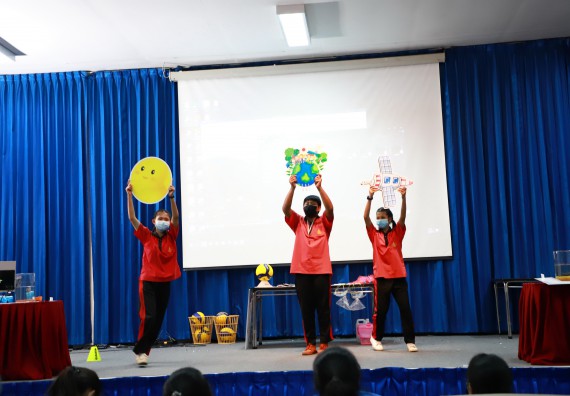 ภาพกิจกรรม  คณะวิทยาศาสตร์และเทคโนโลยีมหาวิทยาลัยราชภัฏกำแพงเพชร จัดงานสัปดาห์วิทยาศาสตร์แห่งชาติ ส่วนภูมิภาค ประจำปี 2565