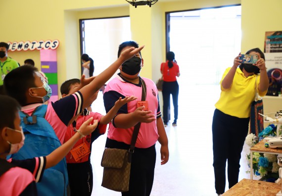 ภาพกิจกรรม  คณะวิทยาศาสตร์และเทคโนโลยีมหาวิทยาลัยราชภัฏกำแพงเพชร จัดงานสัปดาห์วิทยาศาสตร์แห่งชาติ ส่วนภูมิภาค ประจำปี 2565