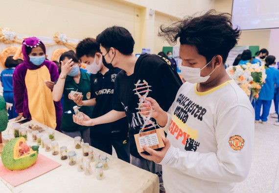 ภาพกิจกรรม  คณะวิทยาศาสตร์และเทคโนโลยีมหาวิทยาลัยราชภัฏกำแพงเพชร จัดงานสัปดาห์วิทยาศาสตร์แห่งชาติ ส่วนภูมิภาค ประจำปี 2565