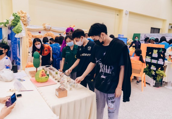 ภาพกิจกรรม  คณะวิทยาศาสตร์และเทคโนโลยีมหาวิทยาลัยราชภัฏกำแพงเพชร จัดงานสัปดาห์วิทยาศาสตร์แห่งชาติ ส่วนภูมิภาค ประจำปี 2565