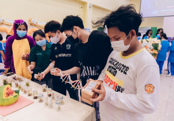 ภาพกิจกรรม  คณะวิทยาศาสตร์และเทคโนโลยีมหาวิทยาลัยราชภัฏกำแพงเพชร จัดงานสัปดาห์วิทยาศาสตร์แห่งชาติ ส่วนภูมิภาค ประจำปี 2565