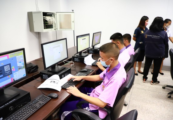 ภาพกิจกรรม โครงการพัฒนานักเรียนห้องเรียนพิเศษ E-SMART โรงเรียนคลองขลุงราษฎร์รังสรรค์  วันที่ 3 กันยายน 2565