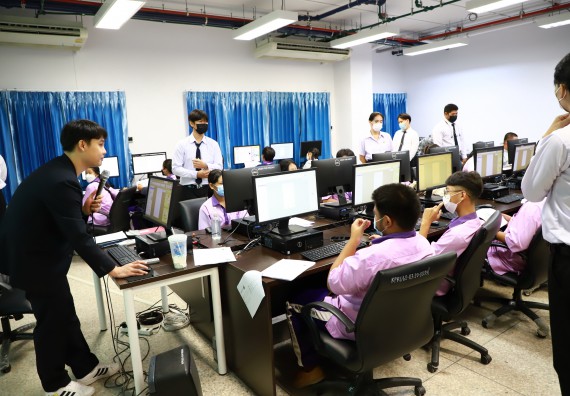 ภาพกิจกรรม โครงการพัฒนานักเรียนห้องเรียนพิเศษ E-SMART โรงเรียนคลองขลุงราษฎร์รังสรรค์  วันที่ 3 กันยายน 2565