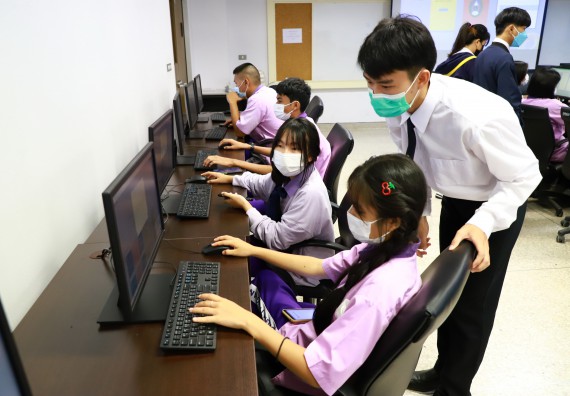 ภาพกิจกรรม โครงการพัฒนานักเรียนห้องเรียนพิเศษ E-SMART โรงเรียนคลองขลุงราษฎร์รังสรรค์  วันที่ 3 กันยายน 2565