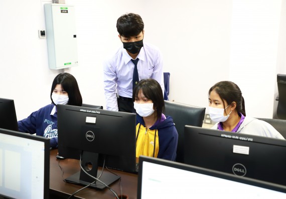 ภาพกิจกรรม โครงการพัฒนานักเรียนห้องเรียนพิเศษ E-SMART โรงเรียนคลองขลุงราษฎร์รังสรรค์  วันที่ 3 กันยายน 2565