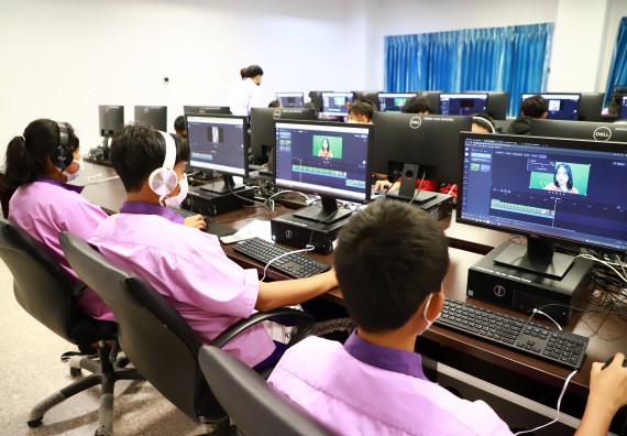 โครงการพัฒนานักเรียนห้องเรียนพิเศษ E-SMART โรงเรียนคลองขลุงราษฎร์รังสรรค์  วันที่ 4 กันยายน 2565 