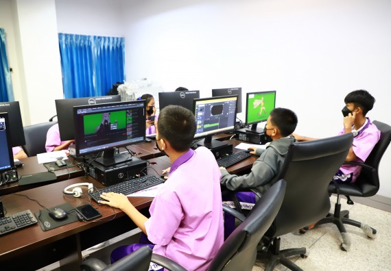 โครงการพัฒนานักเรียนห้องเรียนพิเศษ E-SMART โรงเรียนคลองขลุงราษฎร์รังสรรค์  วันที่ 4 กันยายน 2565 