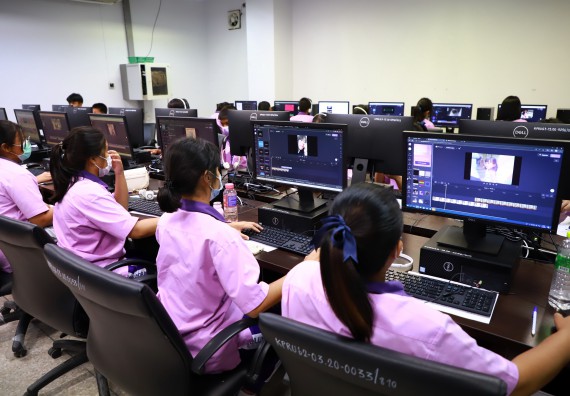 โครงการพัฒนานักเรียนห้องเรียนพิเศษ E-SMART โรงเรียนคลองขลุงราษฎร์รังสรรค์  วันที่ 4 กันยายน 2565 