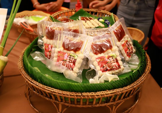 ภาพกิจกรรม  คณะวิทยาศาสตร์และเทคโนโลยี เข้าร่วมงานนิทรรศการ 