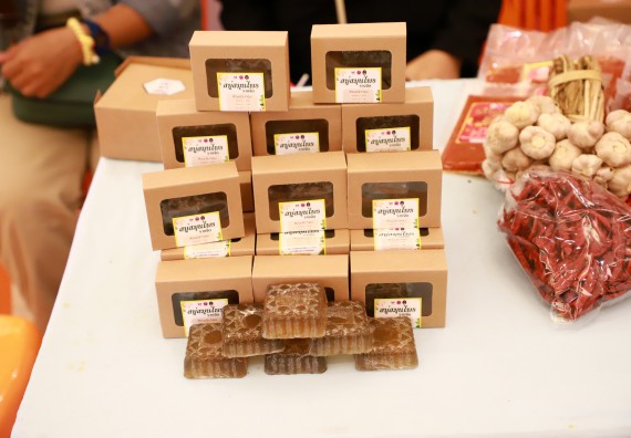 ภาพกิจกรรม  คณะวิทยาศาสตร์และเทคโนโลยี เข้าร่วมงานนิทรรศการ 