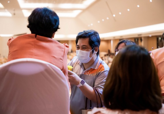 ภาพกิจกรรม  ผู้บริหาร คณาจารย์ บุคลากร คณะวิทยาศาสตร์และเทคโนโลยี เข้าร่วมงานแสดงมุทิตาจิต แด่ผู้เกษียณอายุราชการ มหาวิทยาลัยราชภัฏกำแพงเพชร ประจำปี ๒๕๖๕ เกษียณสวัสดิ์ ศรีสักทอง